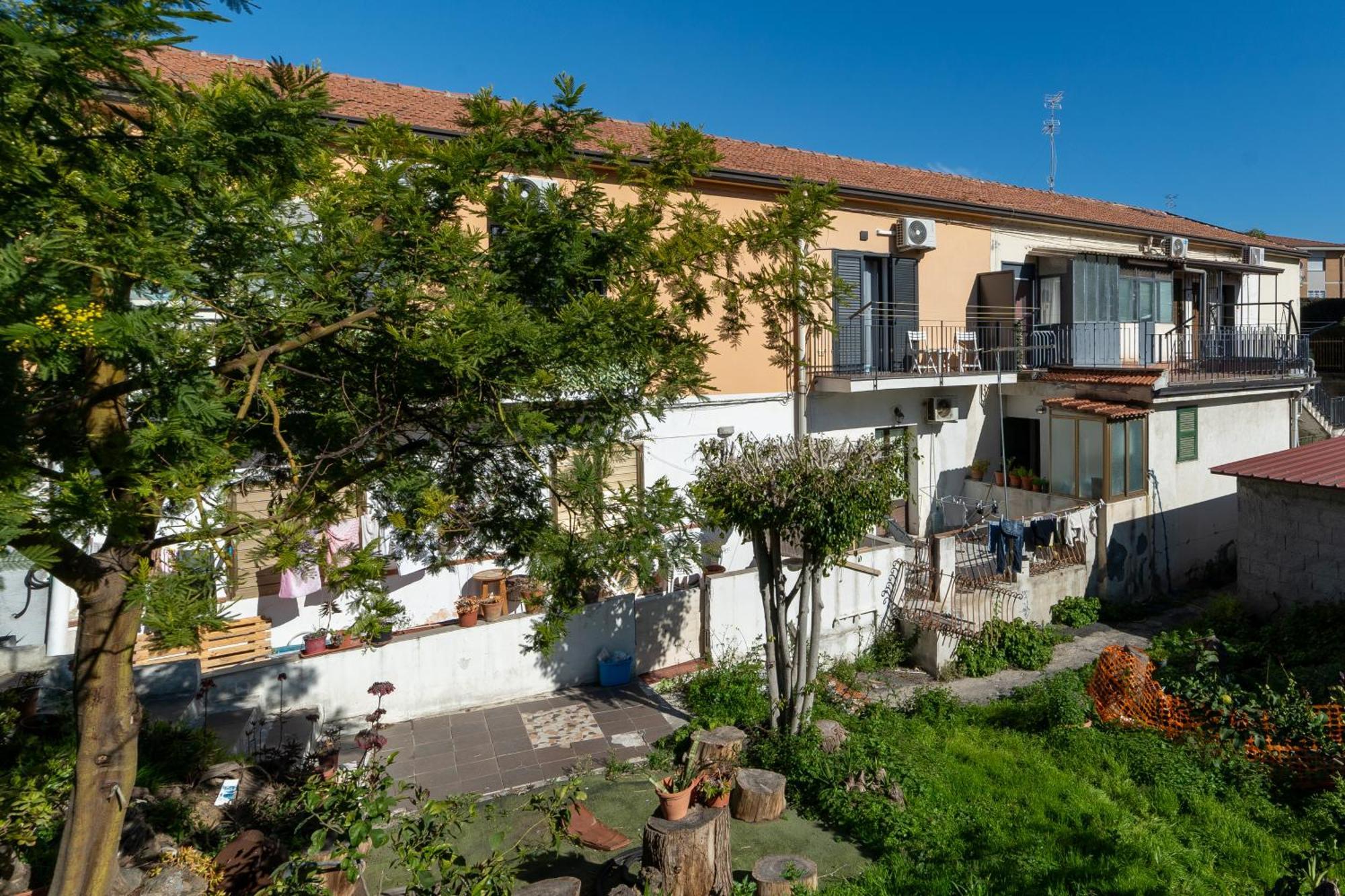 Casa La Scivola Apartment Catania Ngoại thất bức ảnh